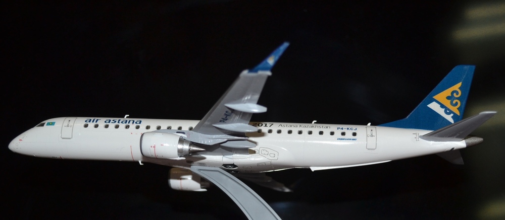 Embraer-190 Air Astana TOTAL_9.JPG