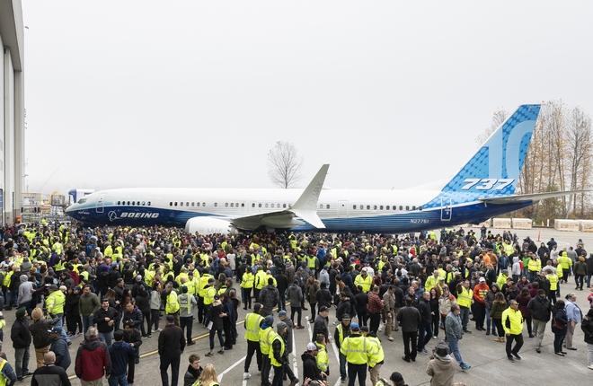 boeing_737_max_10_debut_-_nrl_photo_1_boeing.jpg
