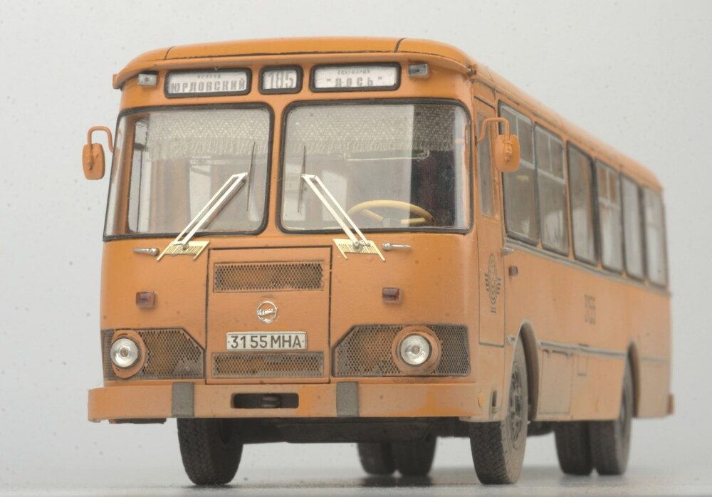 LiAZ-677M_03m2.jpg