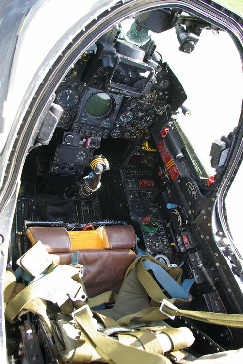Cockpit_Mirage_IIIE_(MAA).thumb.jpg.1906d42ffe6001df0a6284716039c300.jpg