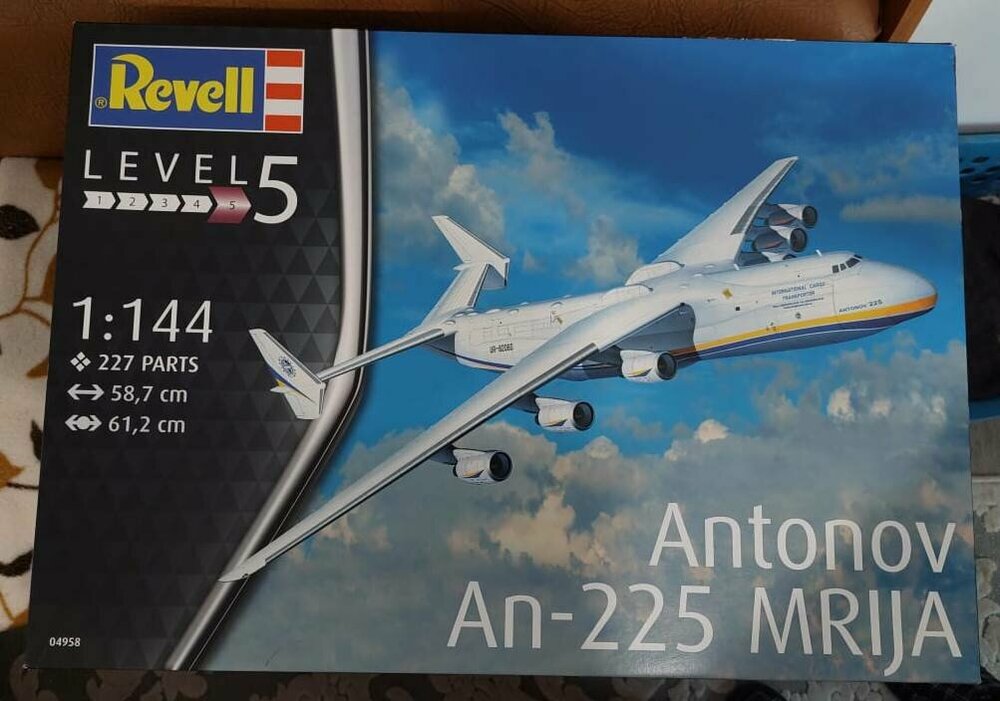 An-225_Revell_04958.thumb.jpg.e66a674b5af42f491368e6d289aca30c.jpg