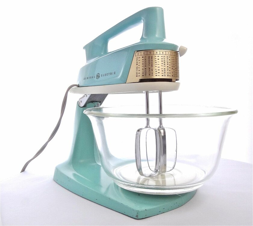 1454165751_TreasuryItemVintageMidCenturyGeneralElectricAqua_Etsy.thumb.jpg.072eabf461d86572a5d867984c4336b9.jpg