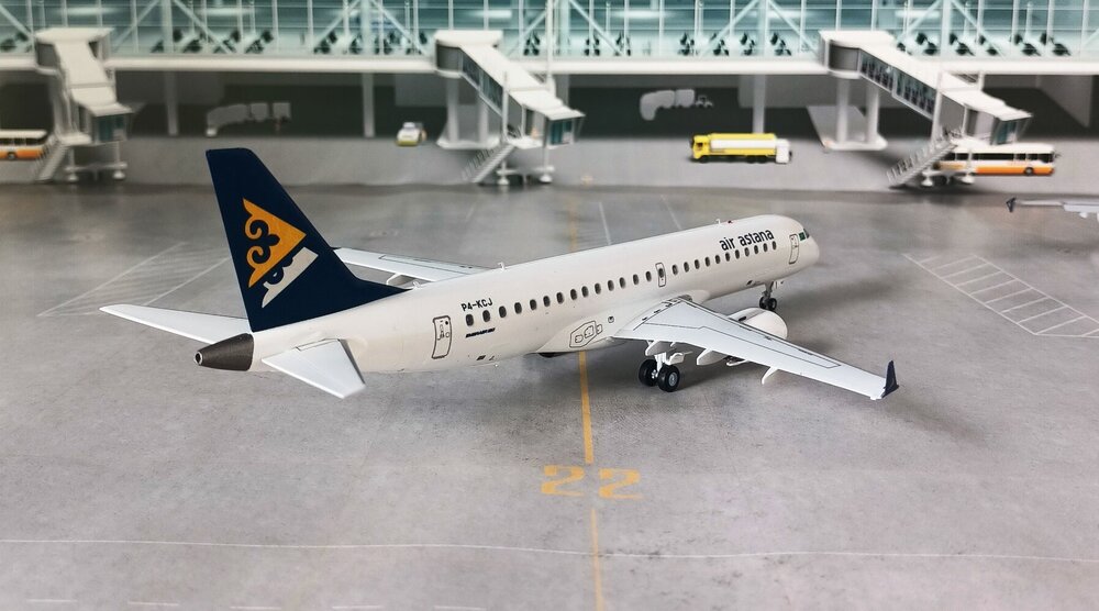 Embraer-190_AA-8.thumb.jpg.3e1fbf312bbcd91cbfcf1b9edf4d1936.jpg